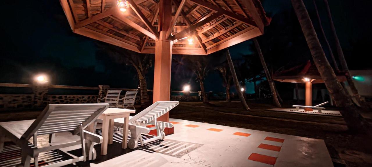 Nu-Vin Beach Hotel อาฮานกามา ภายนอก รูปภาพ