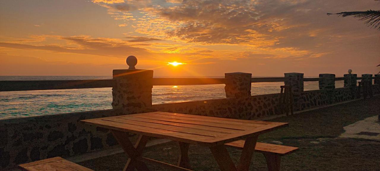 Nu-Vin Beach Hotel อาฮานกามา ภายนอก รูปภาพ